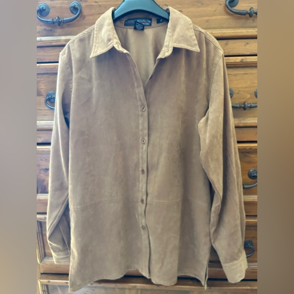 Button down shirt - Picture 1 of 2